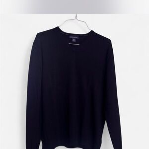 Banana Republic Men's V-Neck Sweater in Black